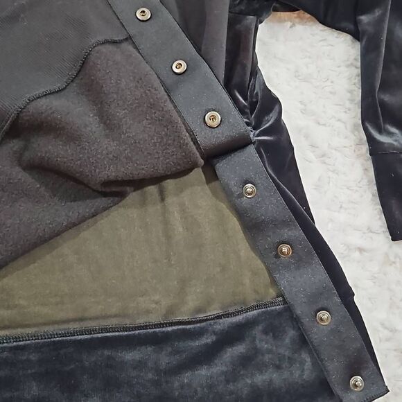 Athleta Black Retroplush Velvet Crewneck Black Womens Size XL #466916 - Picture 4 of 8